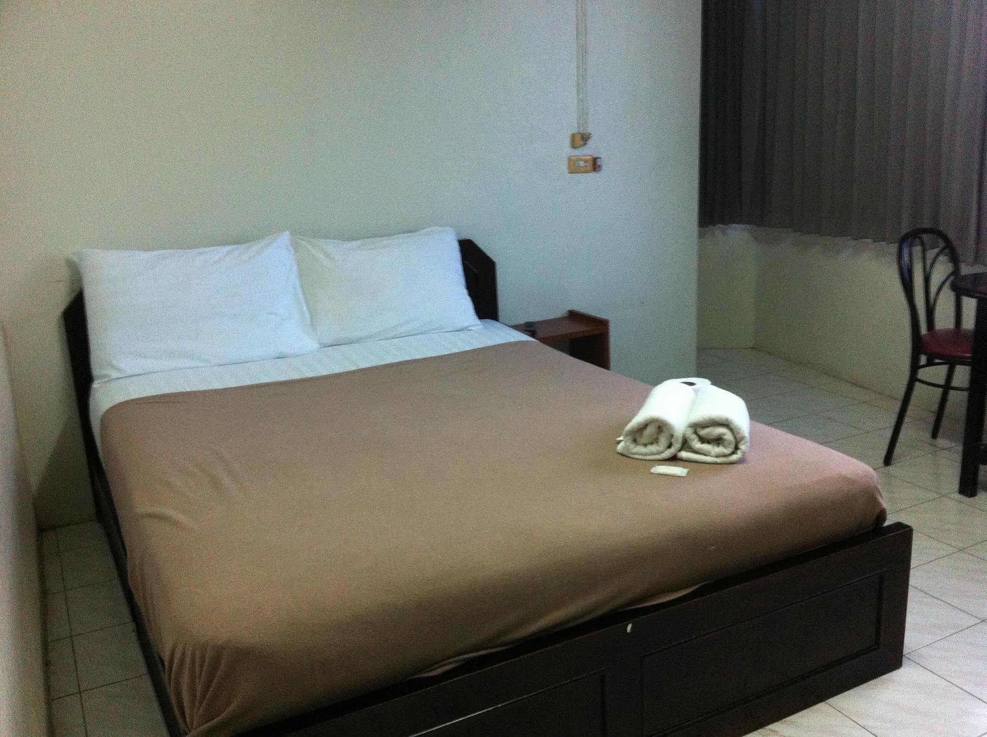 Diamond Mansion & Guesthouse Surat Thani Bagian luar foto